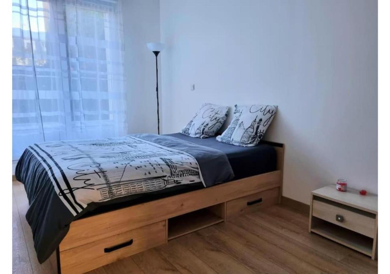 Superbe Appartement Avec Jardin Proche Versailles Saint-Cyr-lʼÉcole Eksteriør bilde